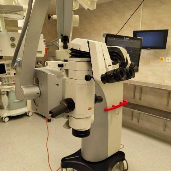 Microscopio Operatorio Leica Proveo 8